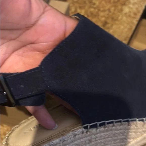 Kenneth Cole Navy Wedge Sandals. Size 7.5 preloved - Picture 16 of 16